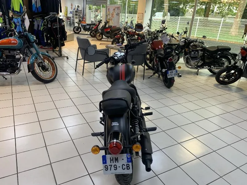 CLASSIC 350 DARK STEAL BLACK