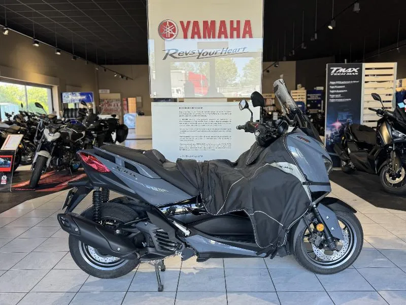 XMAX 125 TECH MAX