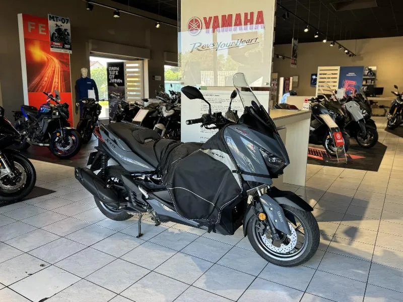 XMAX 125 TECH MAX