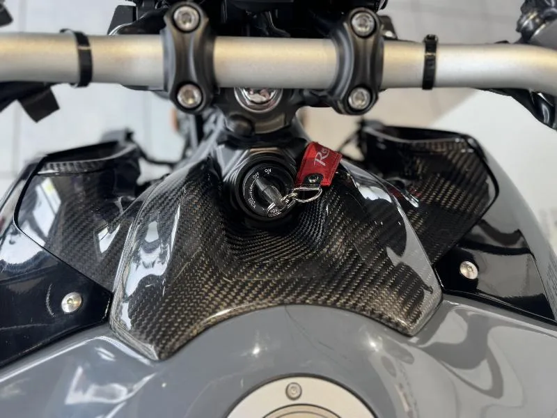 MT09
