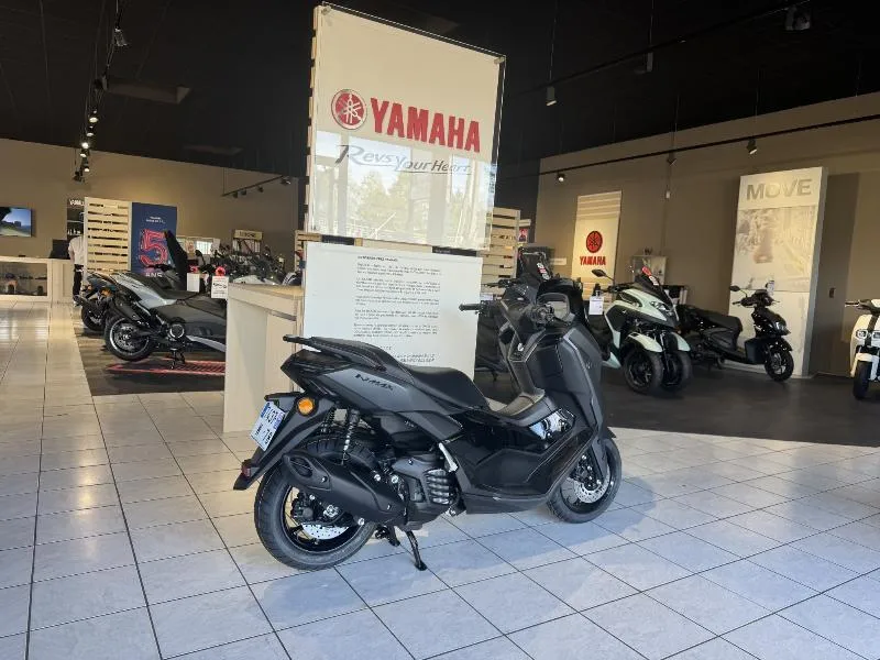 NMAX 125 TECH MAX