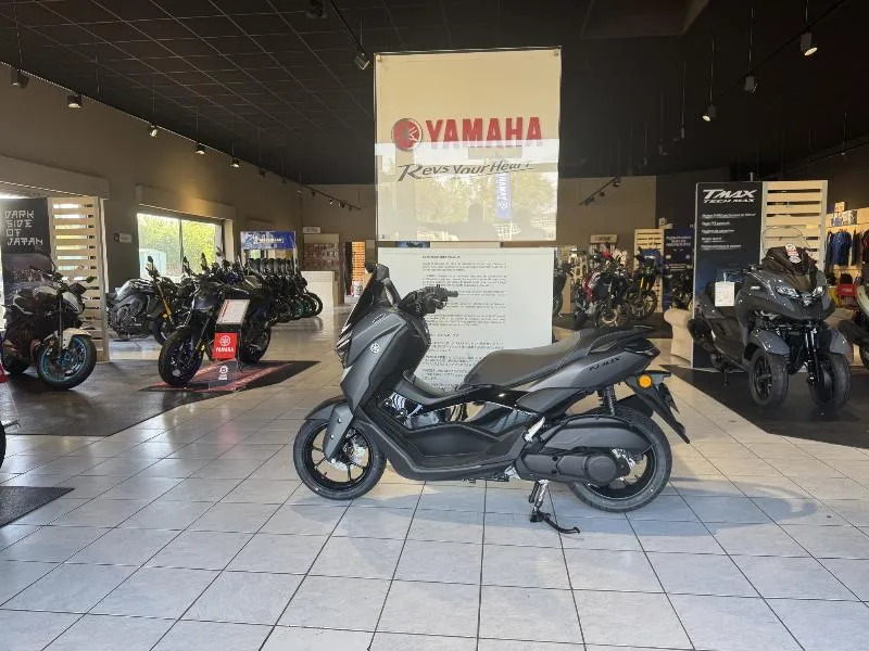 NMAX 125 TECH MAX