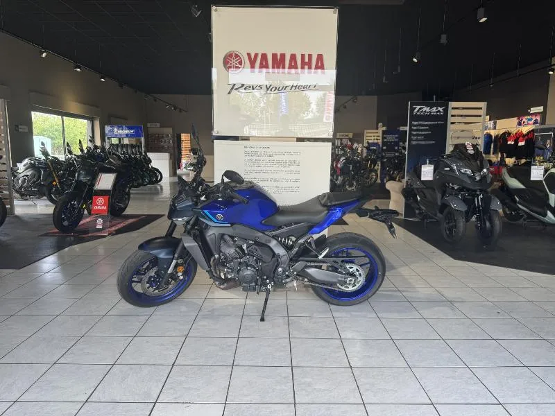 MT09