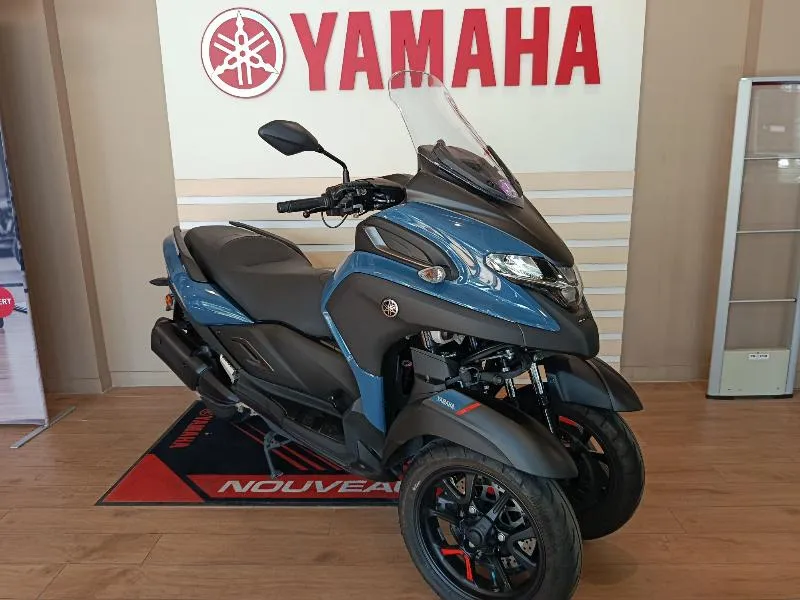 TRICITY 300