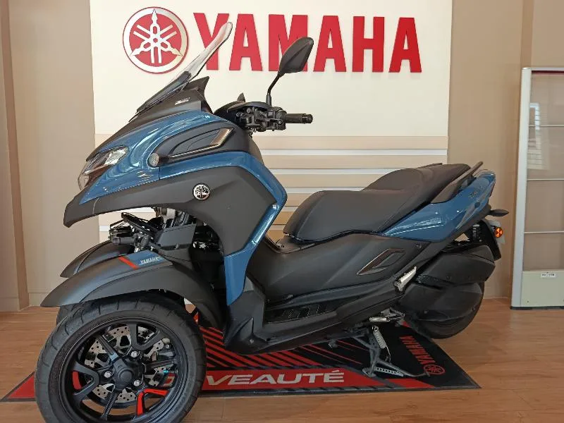 TRICITY 300
