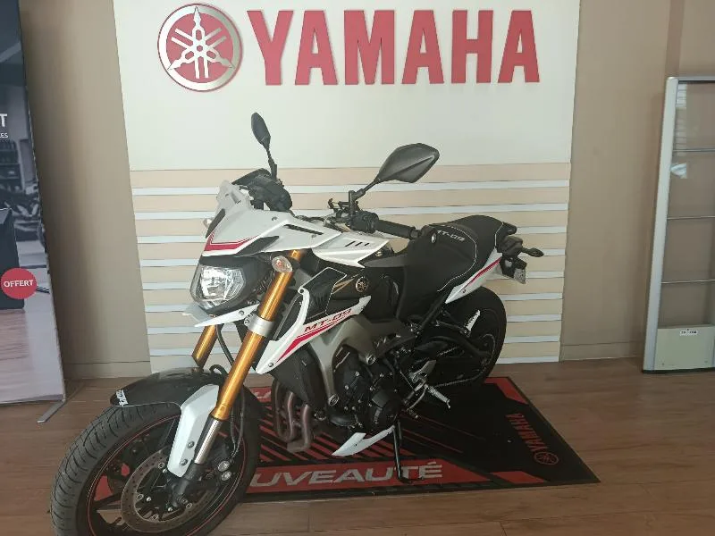 MT09 STREET R.