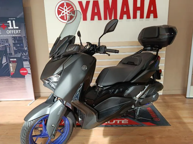 XMAX 125