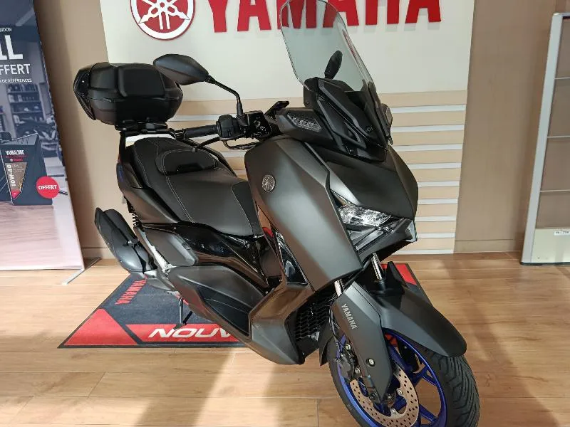 XMAX 125