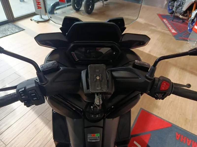 XMAX 125