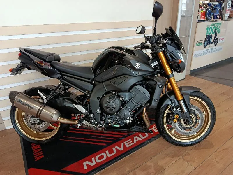 FZ8 REDLINE