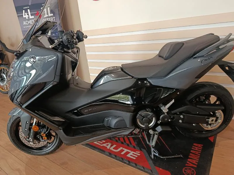 XP TMAX 560 TECH MAX