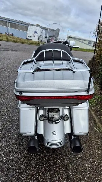TOURING ELECTRA GLIDE 1800 ULTRA LIMITED CVO
