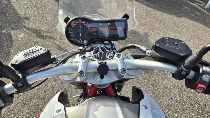 R 1200 R