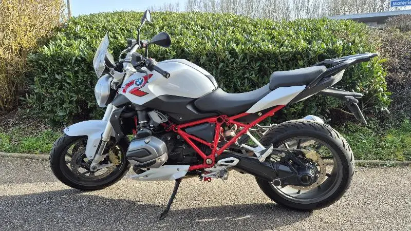 R 1200 R