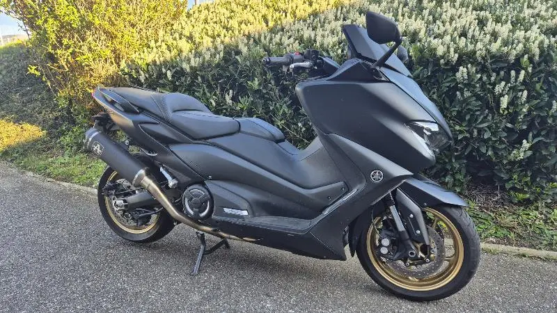 XP TMAX 560