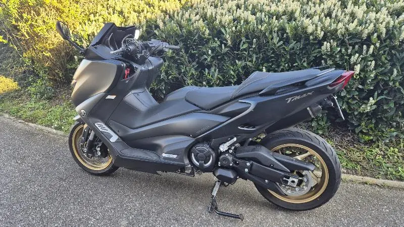 XP TMAX 560