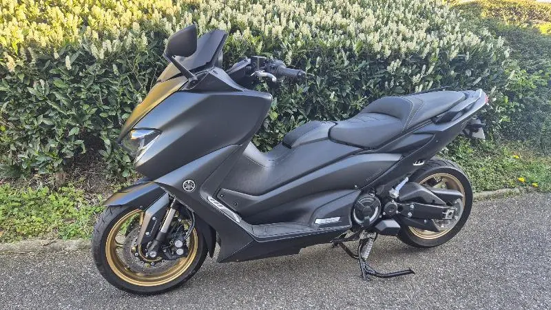 XP TMAX 560