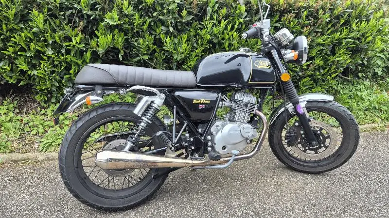 BLACK SEVEN 125