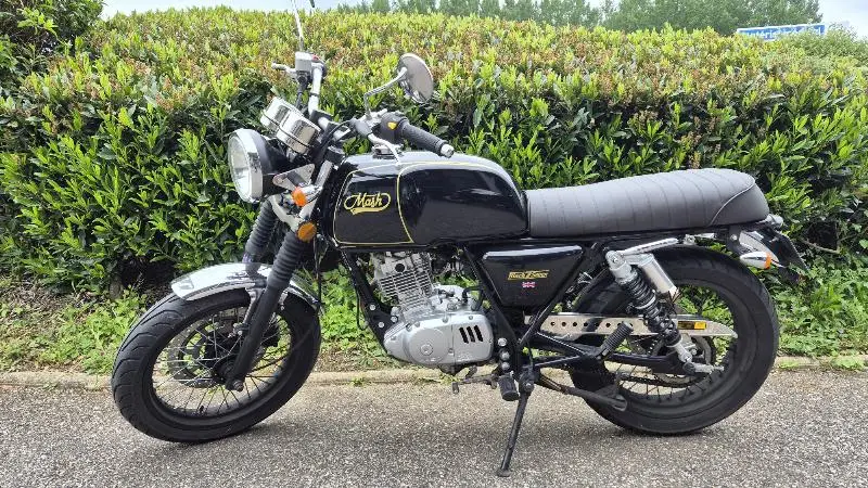 BLACK SEVEN 125