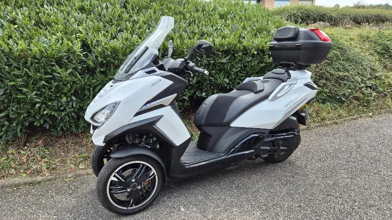 METROPOLIS 400