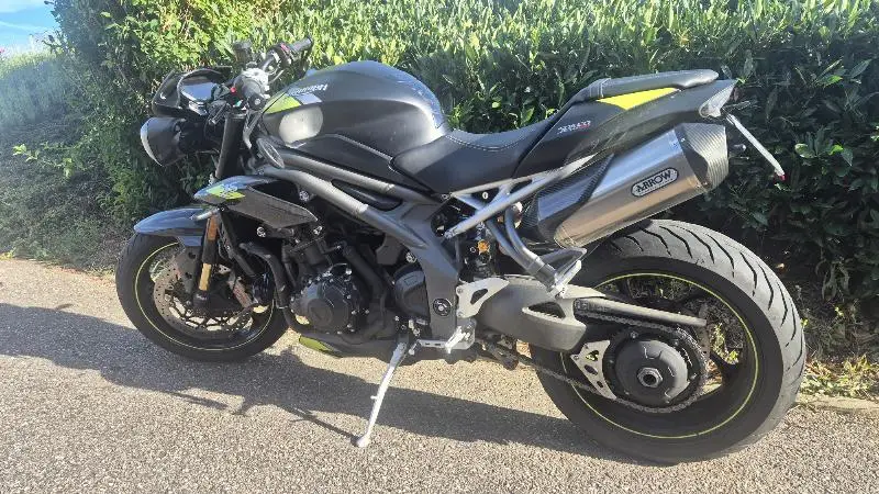 SPEED TRIPLE 1050 RS