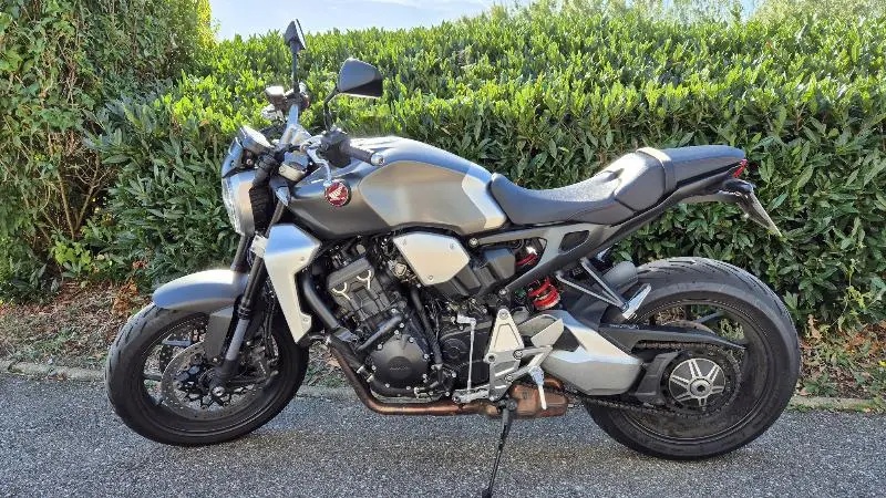CB 1000 RA