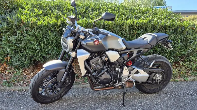 CB 1000 RA