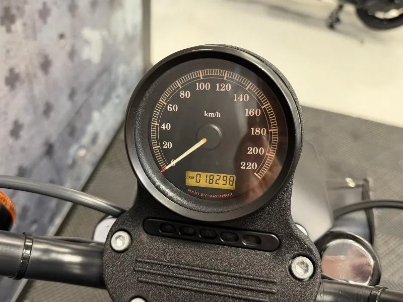 SPORTSTER 883
