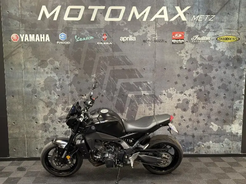 MT09