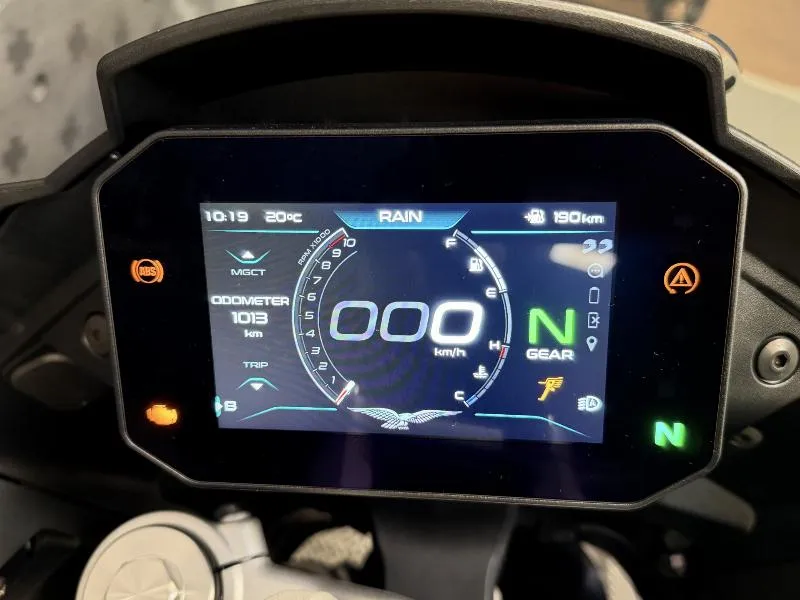 V100  MANDELLO