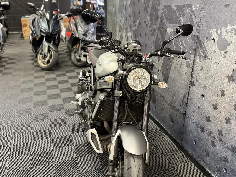 XSR 900