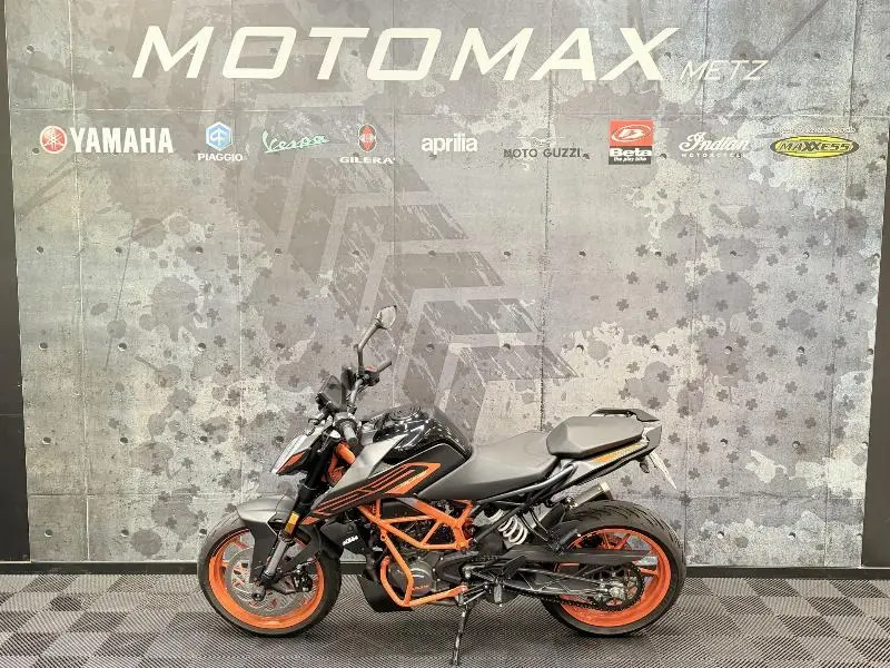 125 DUKE ABS