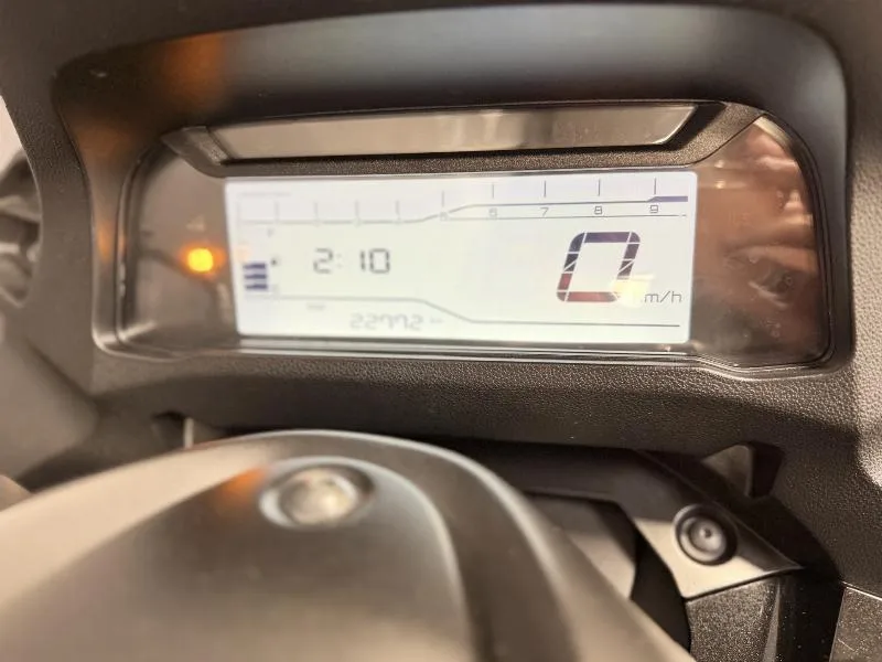 TRICITY 300