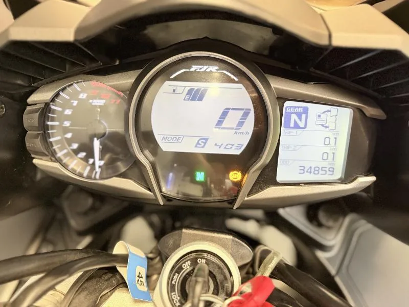 FJR 1300 AE