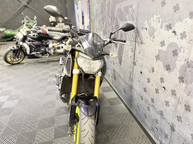 MT09