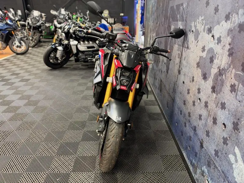 GSXS 1000
