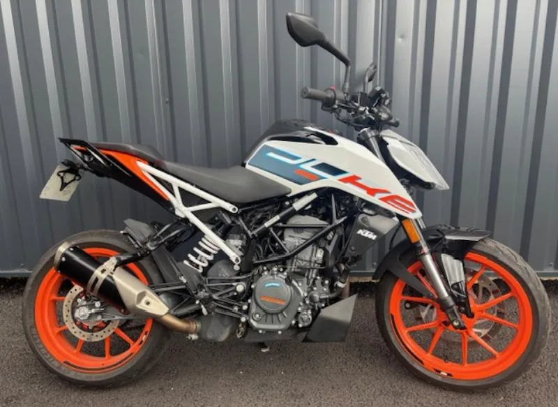 125 DUKE ABS