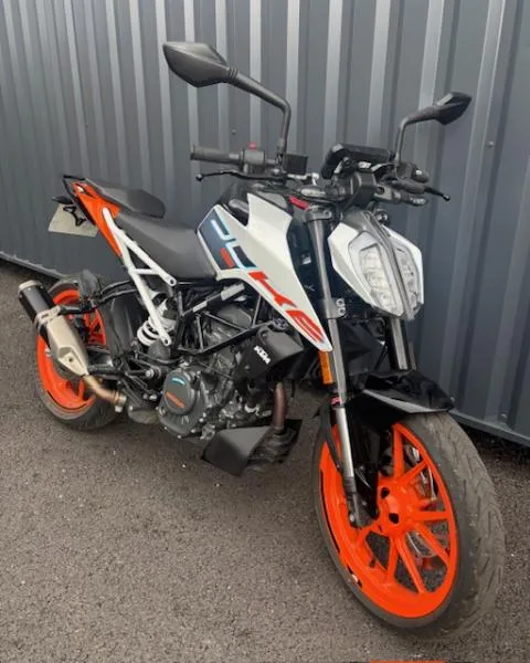 125 DUKE ABS