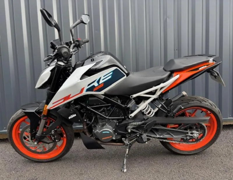125 DUKE ABS
