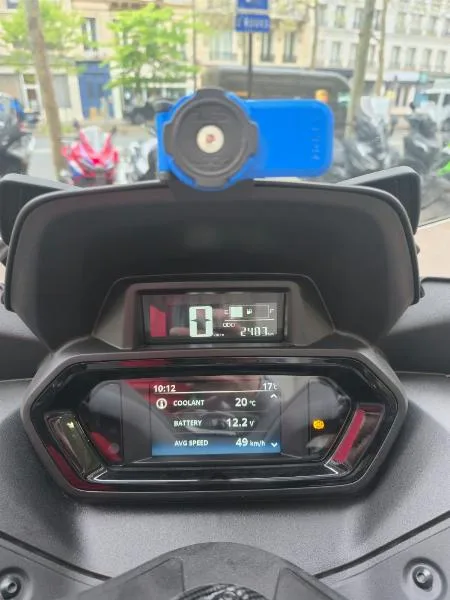 XMAX 300