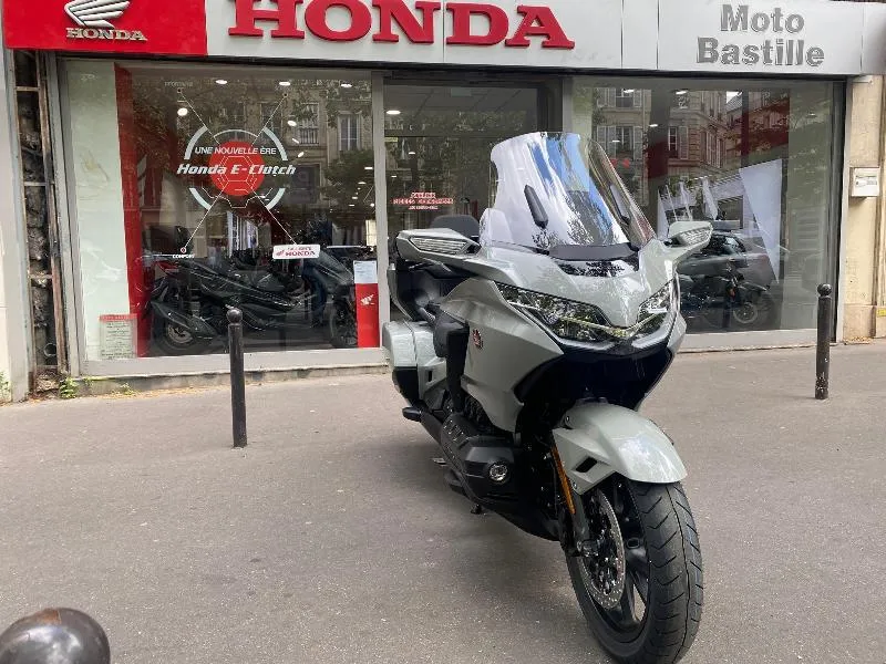 GL 1800 GOLDWING TOURING DCT