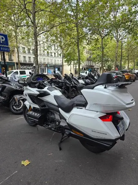 GL 1800 GOLDWING TOURING DCT