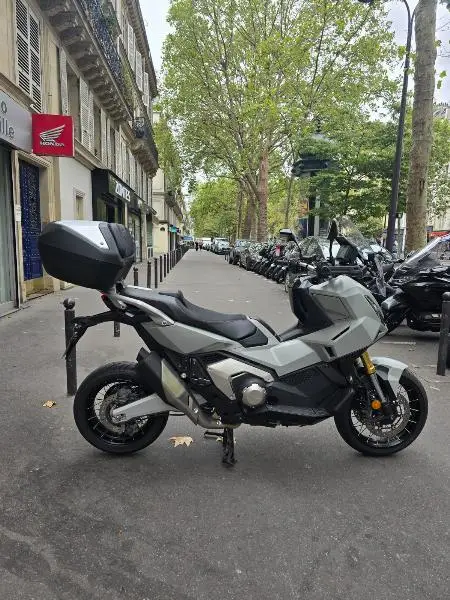 XADV 750 DCT