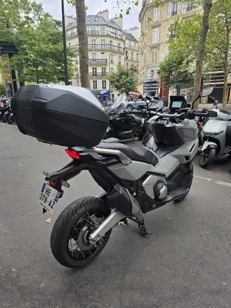 XADV 750 DCT