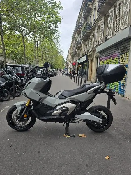 XADV 750 DCT