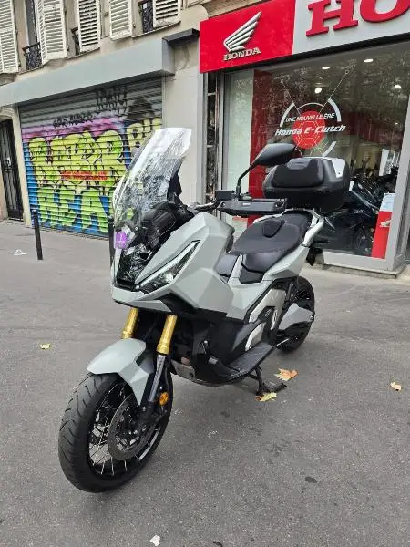XADV 750 DCT