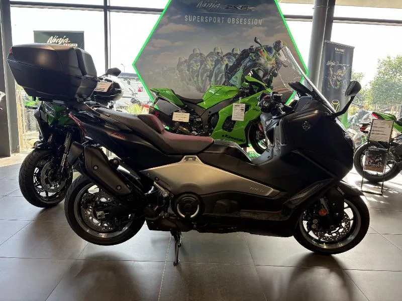 XP TMAX 560