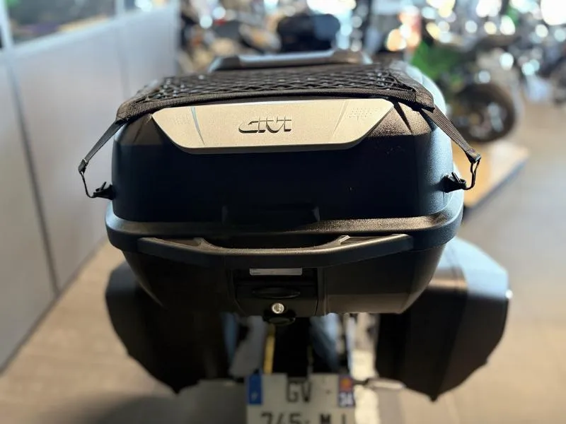 MT09 TRACER