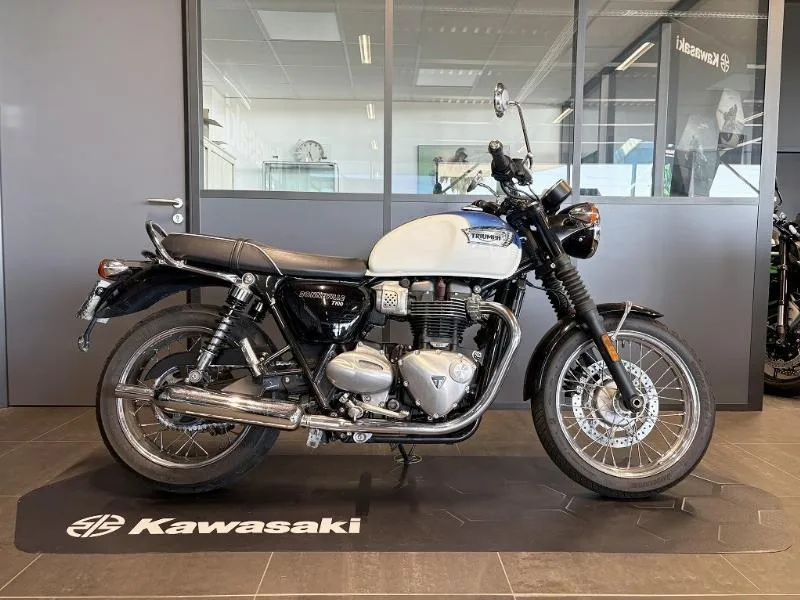 Bonneville T100