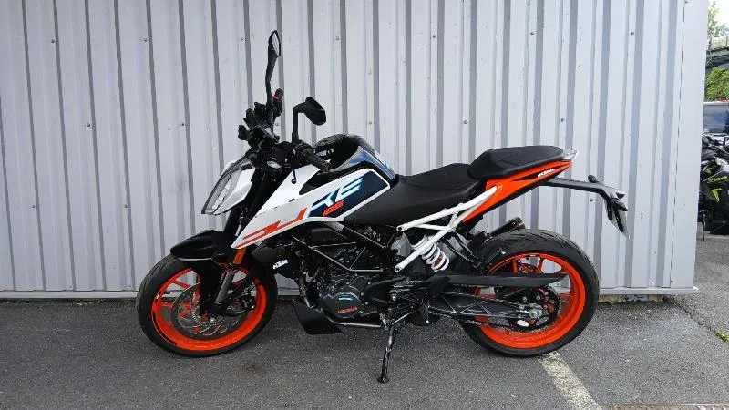 125 DUKE ABS